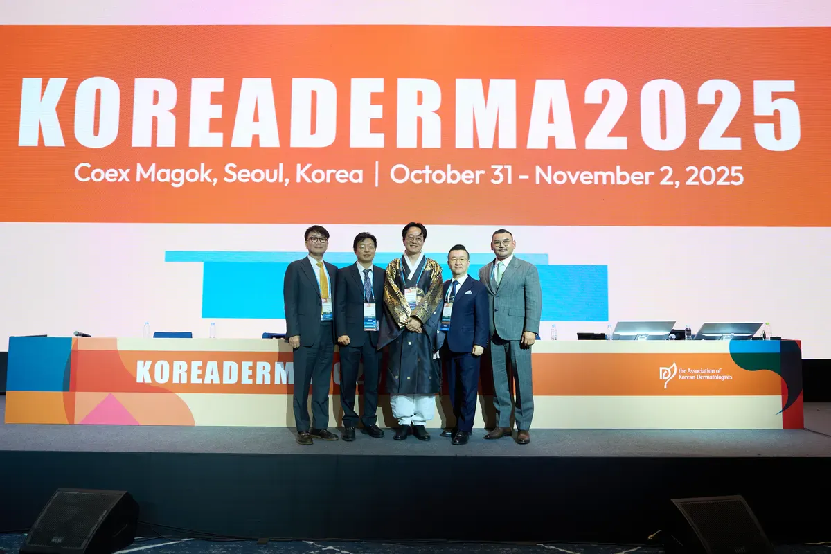 Dr. Hongseok Kim of VOS Dermatology Clinic in Gangnam