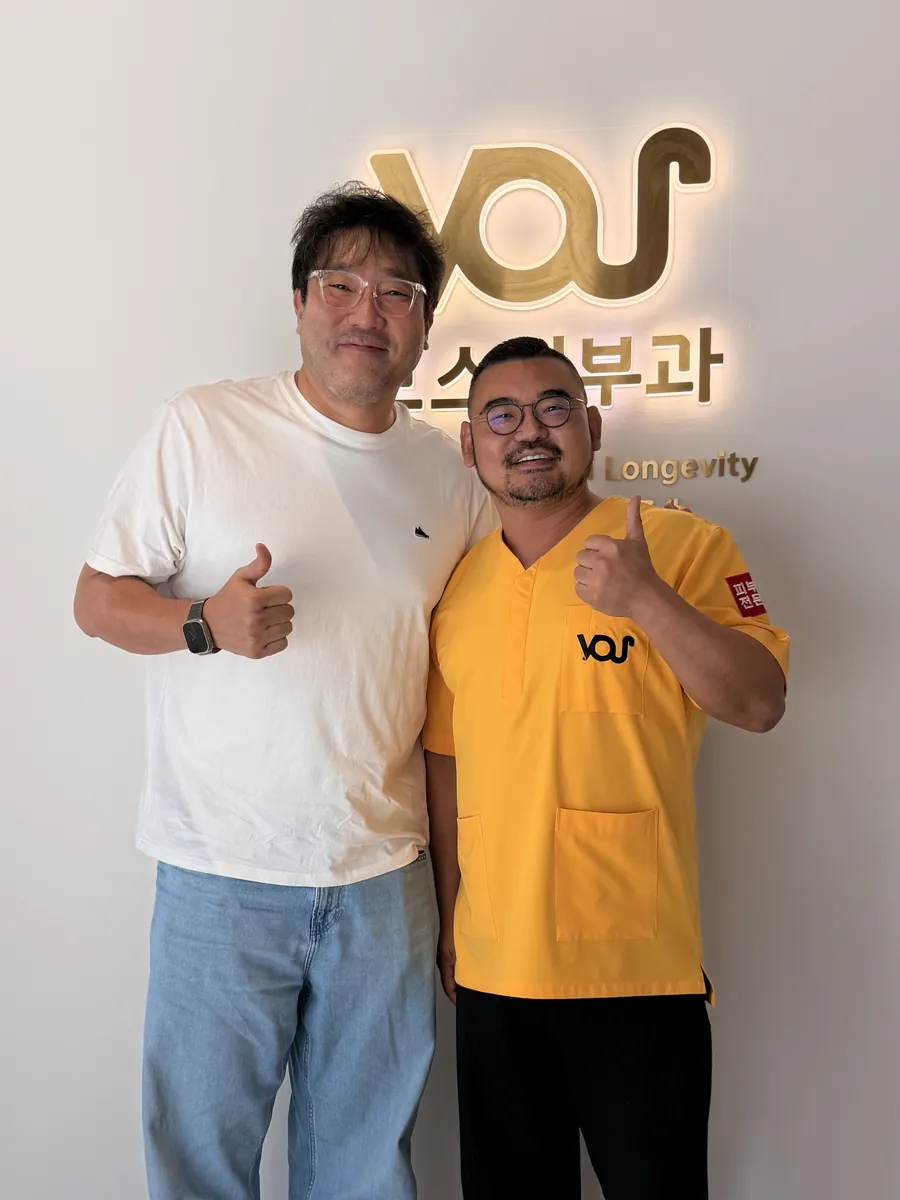 Park Kwang-jae with Dr. Hongseok Kim at VOS Dermatology Clinic, Gangnam Seoul
